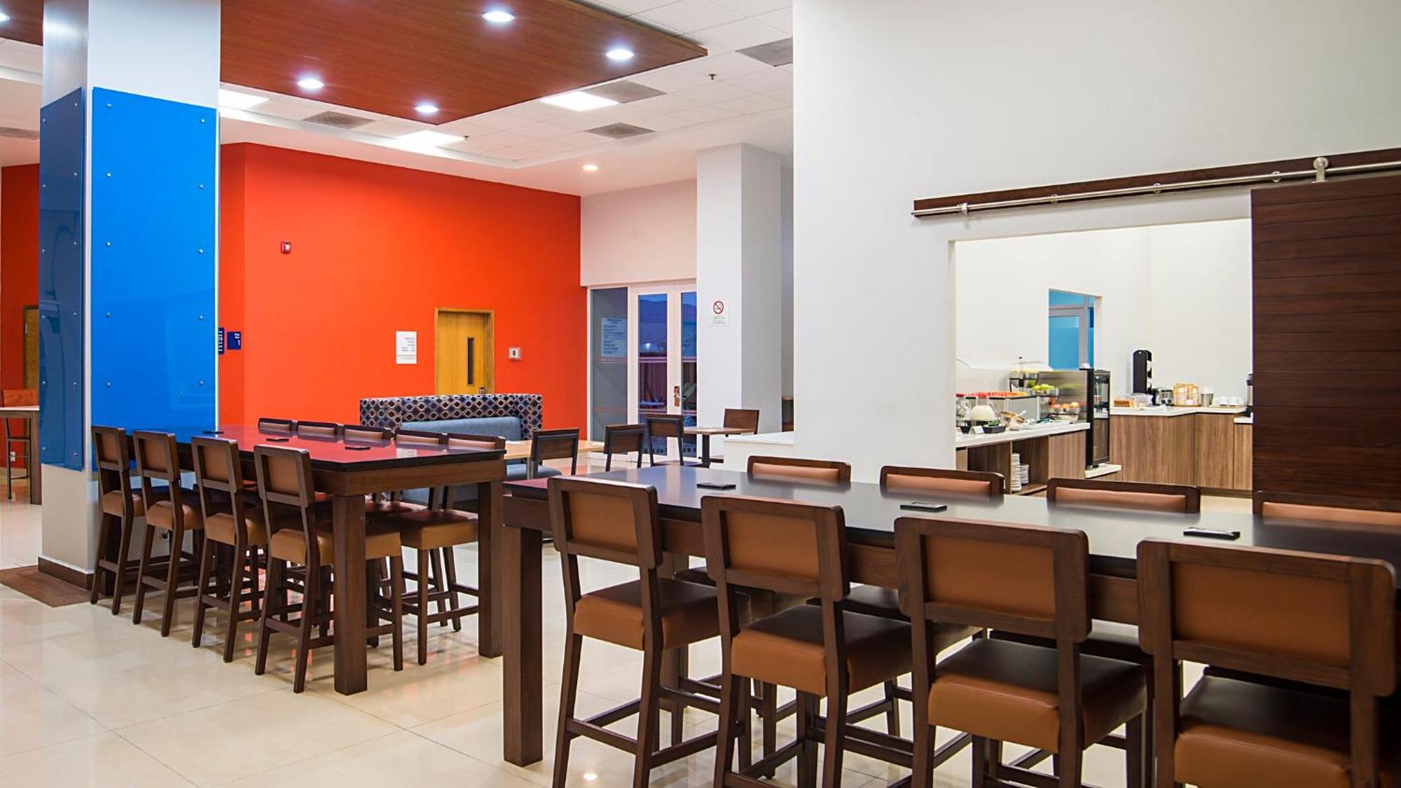 Express By Ihg Hotel Manzanillo